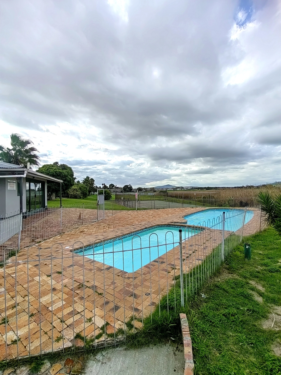 2 Bedroom Property for Sale in West Riding Western Cape